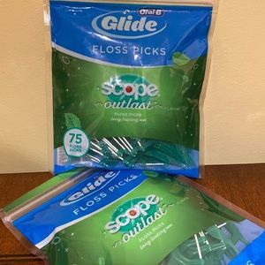 ⭐️$3 Oral b floss picks Scope WITH BUNDLE ONLY